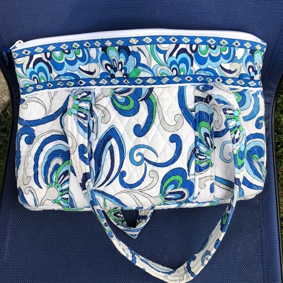 Vera Bradley Handbags - Vera Bradley Large tote bag